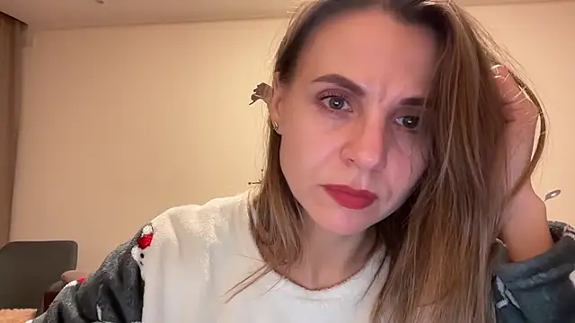 AnnieLove7722 online show from 10.14.25