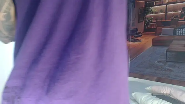 Snapshot of RomeoMillerr chatting on 12.17.25 RomeoMillerr online show from 12.17.25