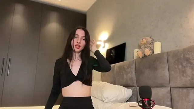 Snapshot of AnaMoonlight chatting on 02.19.26 AnaMoonlight online show from 02.19.26