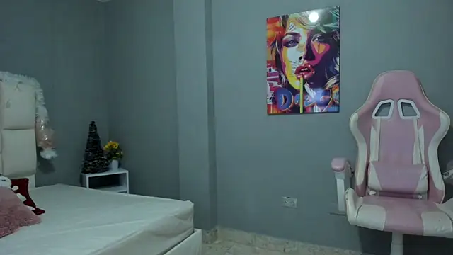 Athenea  fox online show from 12.19.25