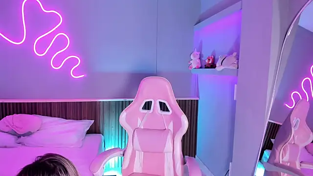 Athenea  fox online show from 04.15.26