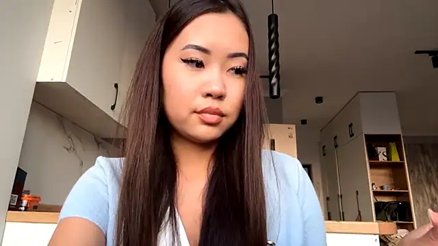 Snapshot of Ur_neighbor_Kira chatting on 10.15.25 Ur neighbor Kira online show from 10.15.25