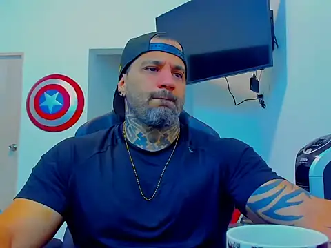 Snapshot of JoshRigby chatting on 10.24.25 JoshRigby online show from 10.24.25