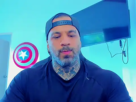 Snapshot of JoshRigby chatting on 10.27.25 JoshRigby online show from 10.27.25