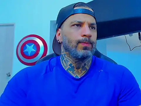 Snapshot of JoshRigby chatting on 11.21.25 JoshRigby online show from 11.21.25