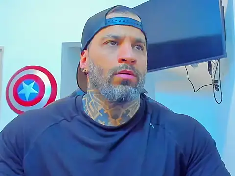 Snapshot of JoshRigby chatting on 11.22.25 JoshRigby online show from 11.22.25