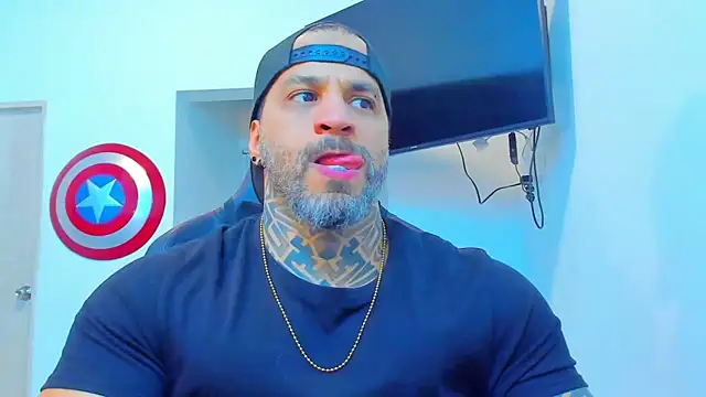 Snapshot of JoshRigby chatting on 12.19.25 JoshRigby online show from 12.19.25