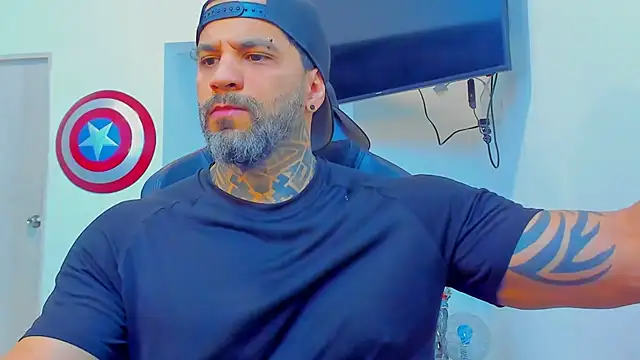 Snapshot of JoshRigby chatting on 12.20.25 JoshRigby online show from 12.20.25