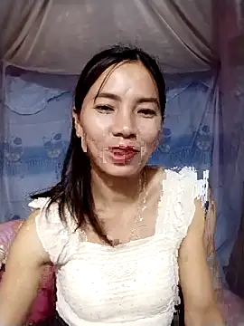 Snapshot of lmc-zz chatting on 04.19.26 lmc-zz online show from 04.19.26
