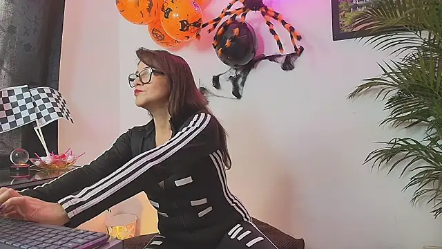 Carol Miss2 online show from 10.31.25