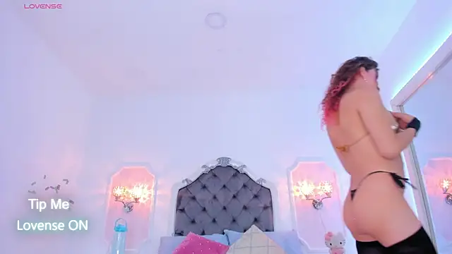 Snapshot of kendallspears_1 chatting on 06.19.26 kendallspears 1 online show from 06.19.26
