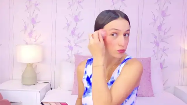 Snapshot of MarilynWild chatting on 10.18.25 MarilynWild online show from 10.18.25