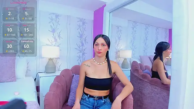 Snapshot of MarilynWild chatting on 10.30.25 MarilynWild online show from 10.30.25