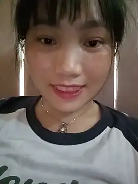 Snapshot of min-xinh chatting on 06.19.26 min-xinh online show from 06.19.26