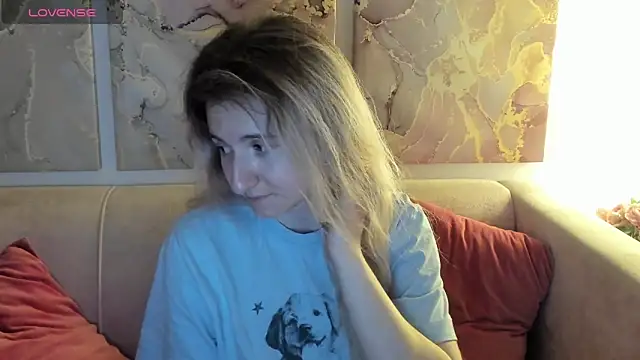 Snapshot of CamillaDreamer chatting on 05.02.26 CamillaDreamer online show from 05.02.26