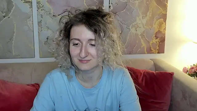 Snapshot of CamillaDreamer chatting on 05.08.26 CamillaDreamer online show from 05.08.26