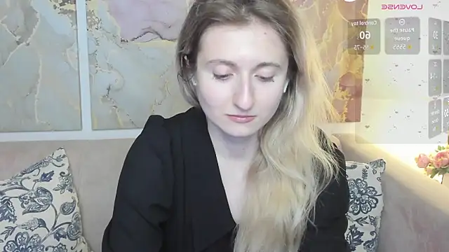 Snapshot of CamillaDreamer chatting on 05.14.26 CamillaDreamer online show from 05.14.26