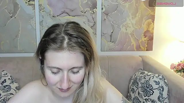 Snapshot of CamillaDreamer chatting on 05.16.26 CamillaDreamer online show from 05.16.26