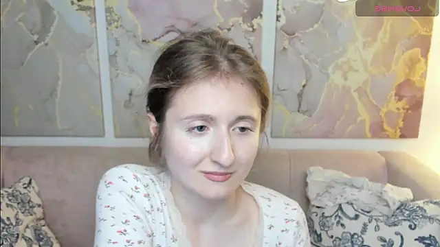 Snapshot of CamillaDreamer chatting on 05.17.26 CamillaDreamer online show from 05.17.26