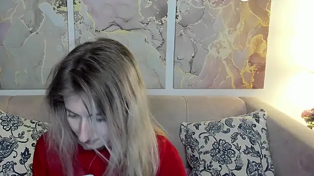 Snapshot of CamillaDreamer chatting on 05.19.26 CamillaDreamer online show from 05.19.26