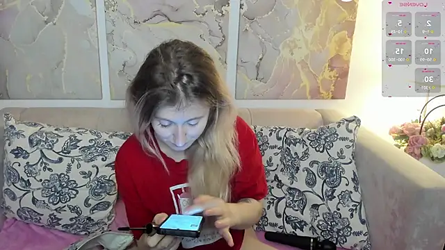 Snapshot of CamillaDreamer chatting on 05.20.26 CamillaDreamer online show from 05.20.26