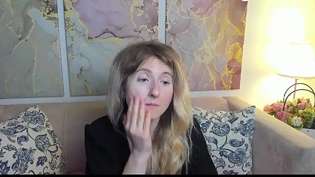 Snapshot of CamillaDreamer chatting on 05.23.26 CamillaDreamer online show from 05.23.26