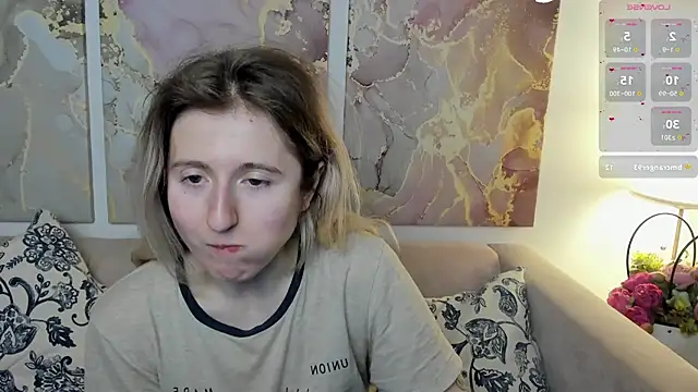 Snapshot of CamillaDreamer chatting on 05.25.26 CamillaDreamer online show from 05.25.26