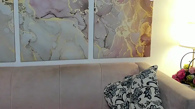 Snapshot of CamillaDreamer chatting on 05.30.26 CamillaDreamer online show from 05.30.26