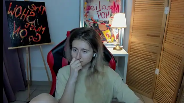 Snapshot of CamillaDreamer chatting on 06.30.26 CamillaDreamer online show from 06.30.26