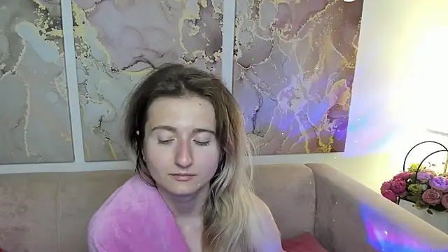 Snapshot of CamillaDreamer chatting on 07.15.26 CamillaDreamer online show from 07.15.26