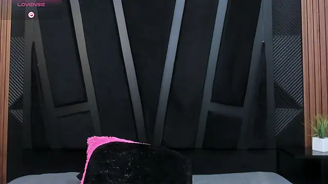 Valka Ross online show from 11.07.25