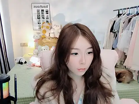 Snapshot of Gardenia-222 chatting on 10.22.25 Gardenia-222 online show from 10.22.25