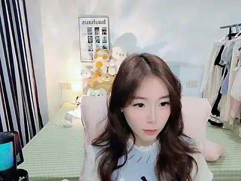 Snapshot of Gardenia-222 chatting on 10.23.25 Gardenia-222 online show from 10.23.25