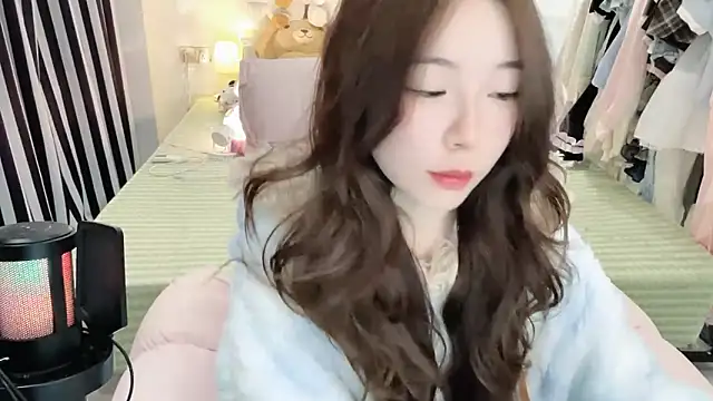 Snapshot of Gardenia-222 chatting on 12.17.25 Gardenia-222 online show from 12.17.25