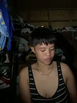 Snapshot of Obre17 chatting on 09.28.25 Obre17 online show from 09.28.25