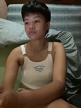 Snapshot of Obre17 chatting on 10.10.25 Obre17 online show from 10.10.25