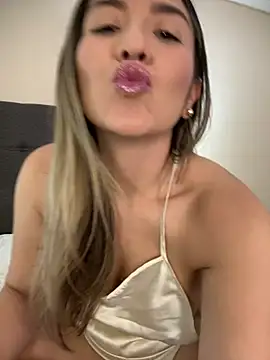 Snapshot of Mariana_gom chatting on 07.08.26 Mariana gom online show from 07.08.26