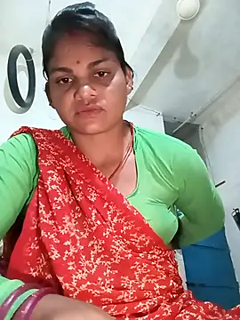 Snapshot of SHMA-77 chatting on 09.28.25 SHMA-77 online show from 09.28.25