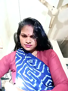 Snapshot of SHMA-77 chatting on 10.01.25 SHMA-77 online show from 10.01.25