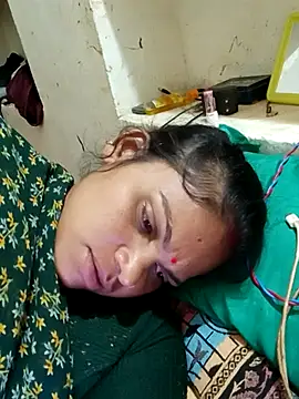 Snapshot of SHMA-77 chatting on 10.01.25 SHMA-77 online show from 10.01.25