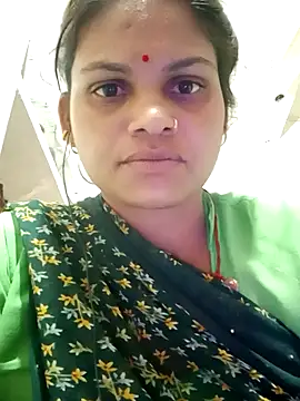 Snapshot of SHMA-77 chatting on 11.08.25 SHMA-77 online show from 11.08.25