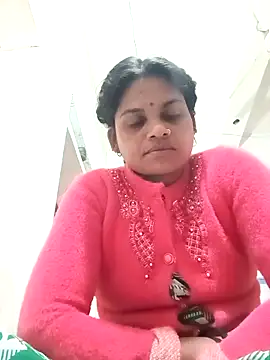 Snapshot of SHMA-77 chatting on 11.16.25 SHMA-77 online show from 11.16.25