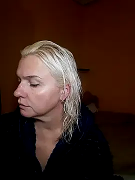 Becky Sweety online show from 10.17.25