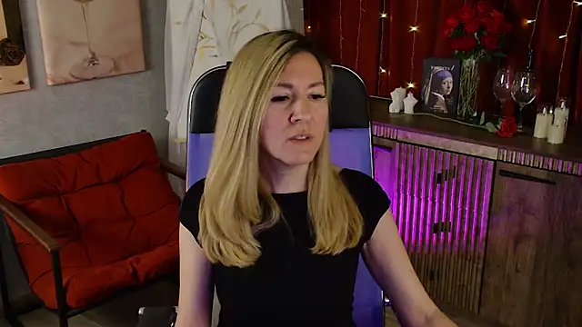 Snapshot of DonnaSmitth chatting on 05.14.26 DonnaSmitth online show from 05.14.26