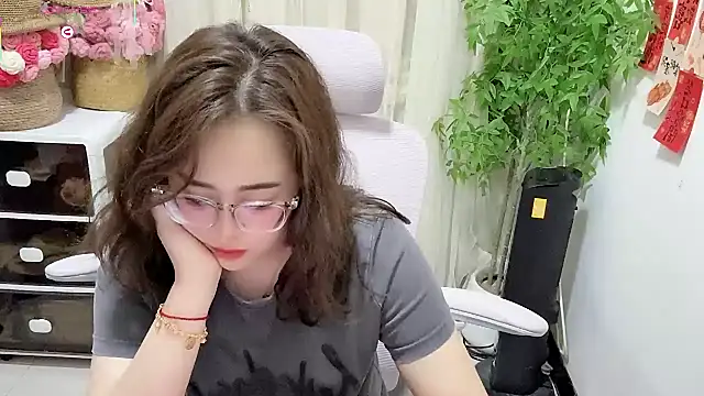 Snapshot of NEWONETO chatting on 05.19.26 NEWONETO online show from 05.19.26