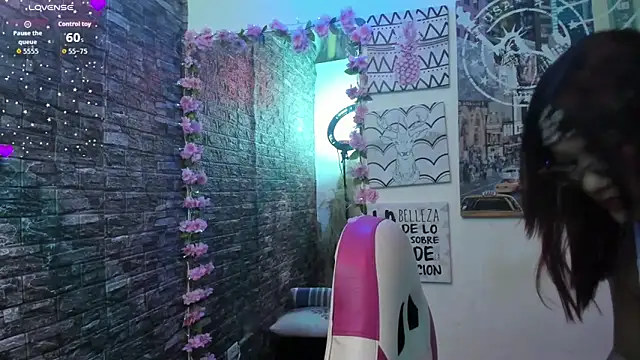 Snapshot of valery__star chatting on 10.13.25 valery star online show from 10.13.25