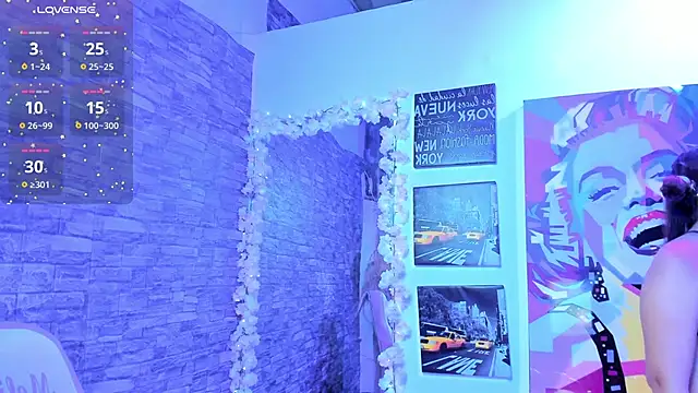 Snapshot of valery__star chatting on 10.27.25 valery star online show from 10.27.25