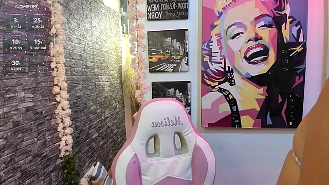 Snapshot of valery__star chatting on 10.30.25 valery star online show from 10.30.25