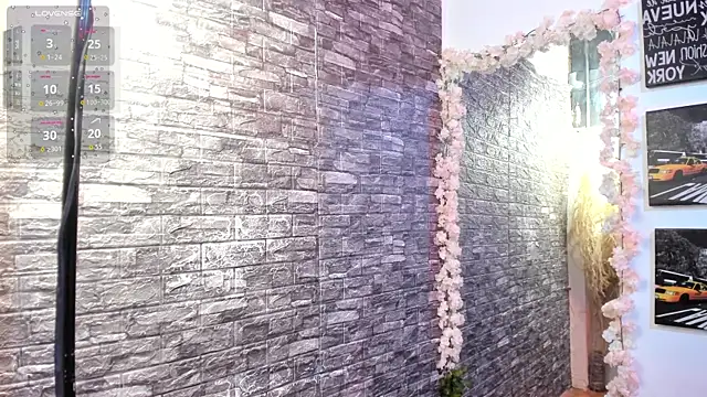 Snapshot of valery__star chatting on 10.31.25 valery star online show from 10.31.25