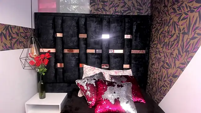 Issa Milf   online show from 01.19.26